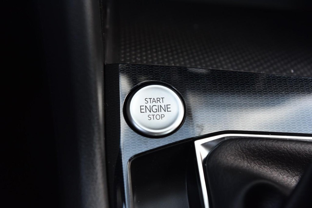 Volkswagen Taos Vehicle Full-screen Gallery Image 16