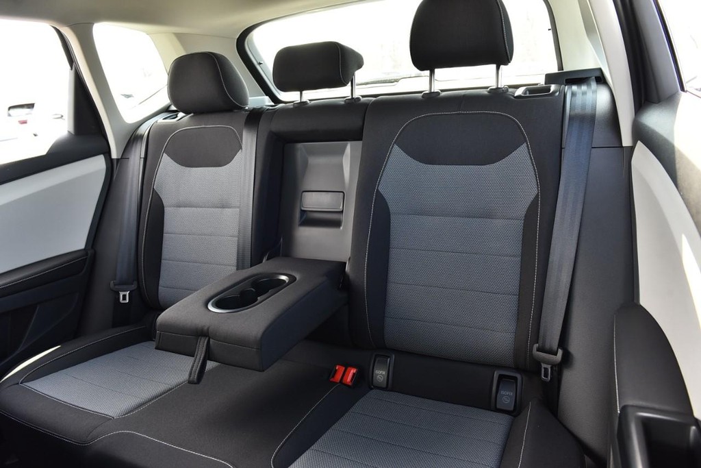 Volkswagen Taos Vehicle Full-screen Gallery Image 21