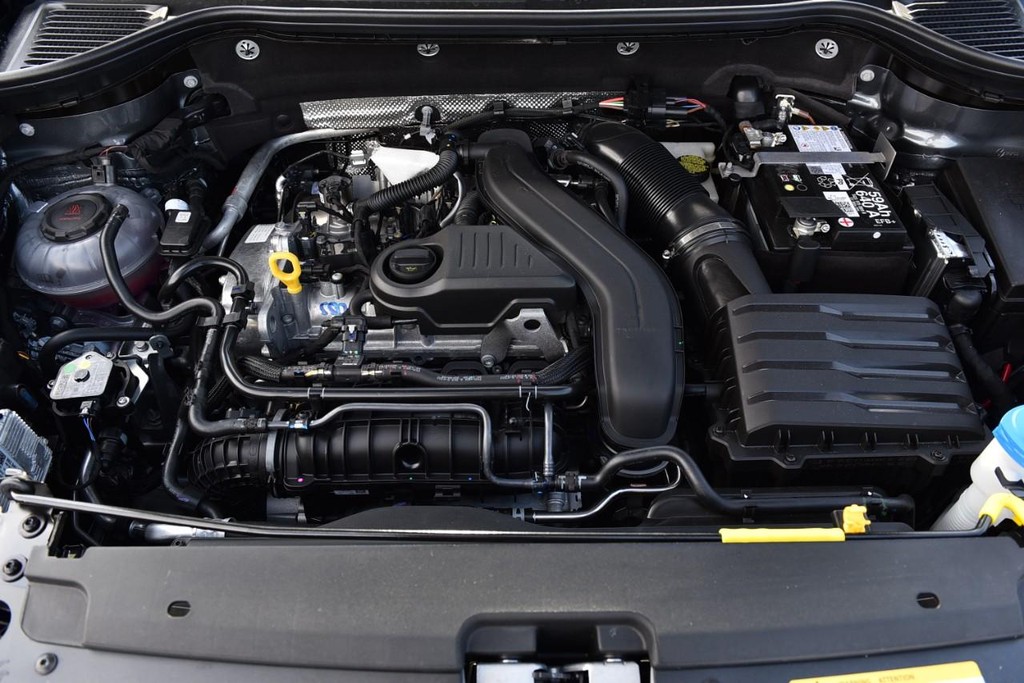 Volkswagen Taos Vehicle Full-screen Gallery Image 23