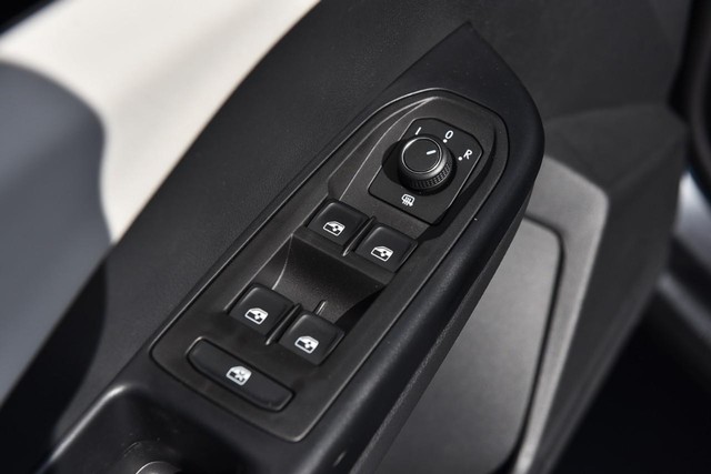 Volkswagen Taos Vehicle Image 08