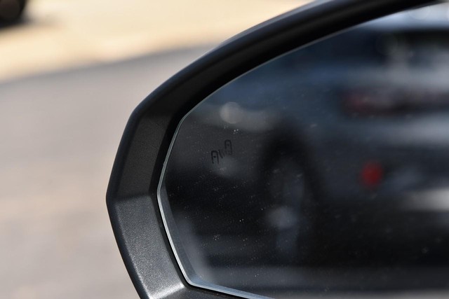 Volkswagen Taos Vehicle Image 09