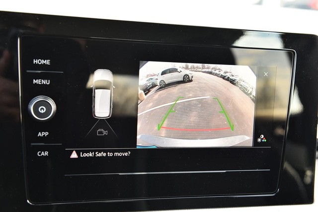 Volkswagen Taos Vehicle Image 12