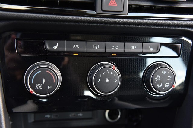 Volkswagen Taos Vehicle Image 14