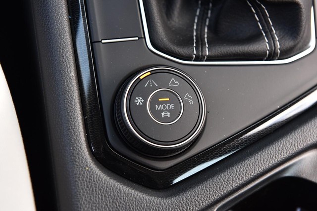 Volkswagen Taos Vehicle Image 17