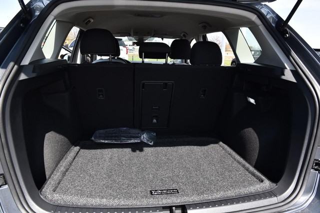 Volkswagen Taos Vehicle Image 22