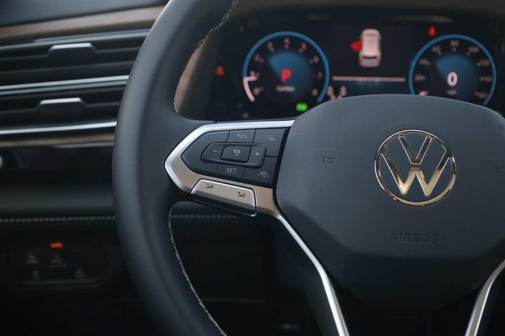 Volkswagen Atlas Vehicle Full-screen Gallery Image 10