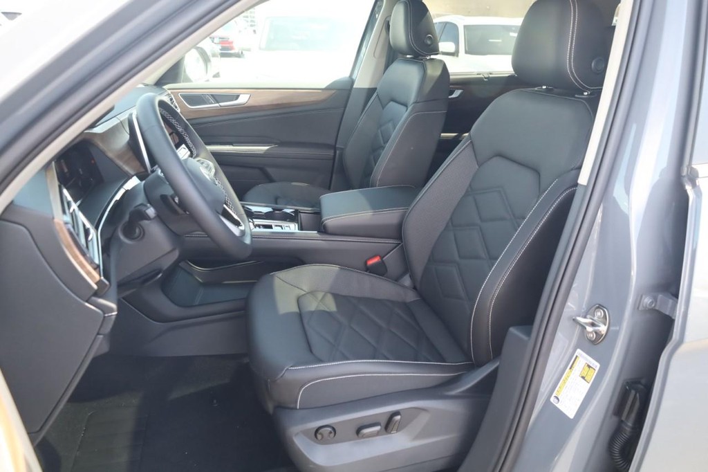 Volkswagen Atlas Vehicle Full-screen Gallery Image 20