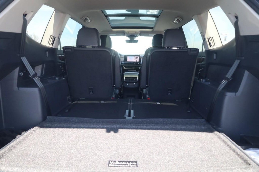 Volkswagen Atlas Vehicle Full-screen Gallery Image 26