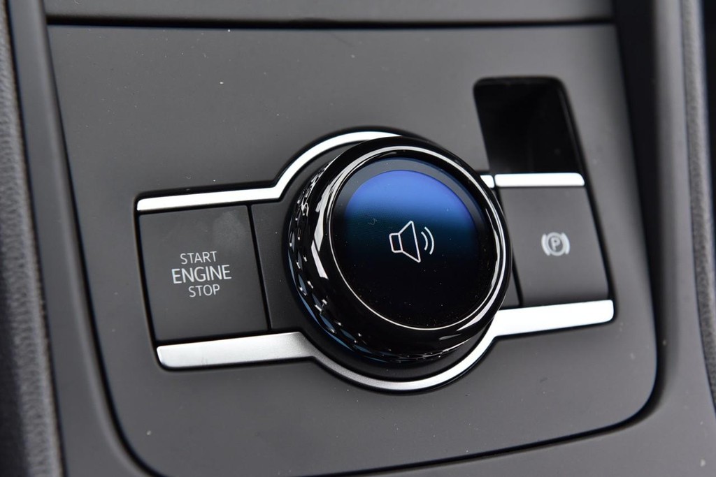 Volkswagen Tiguan Vehicle Full-screen Gallery Image 16