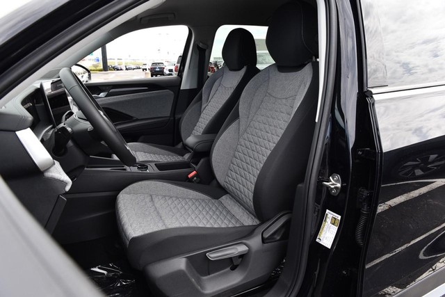 Volkswagen Tiguan Vehicle Image 18