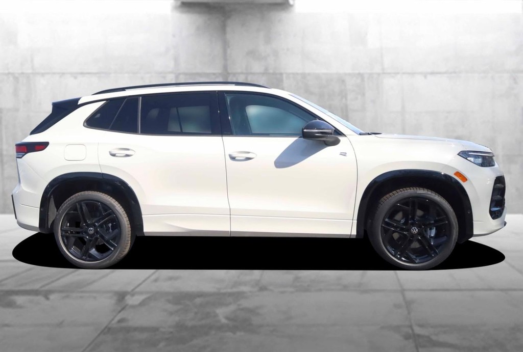 Volkswagen Tiguan Vehicle Full-screen Gallery Image 5