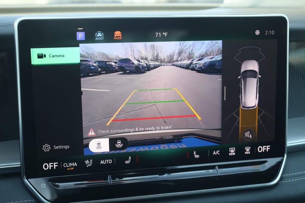 Volkswagen Tiguan Vehicle Full-screen Gallery Image 16