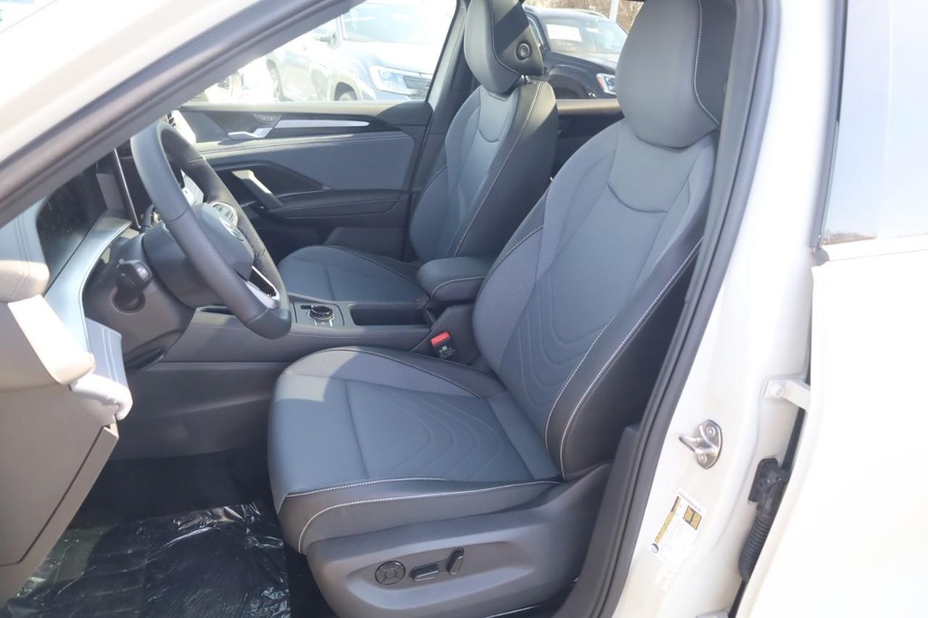 Volkswagen Tiguan Vehicle Full-screen Gallery Image 19