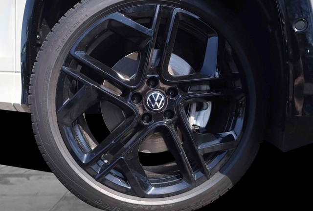 Volkswagen Tiguan Vehicle Image 03