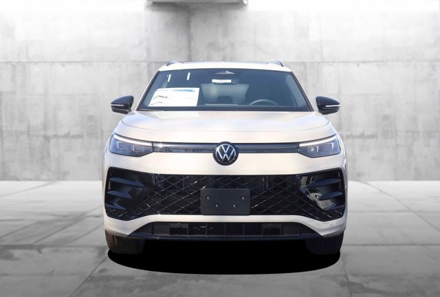 Volkswagen Tiguan Vehicle Image 04