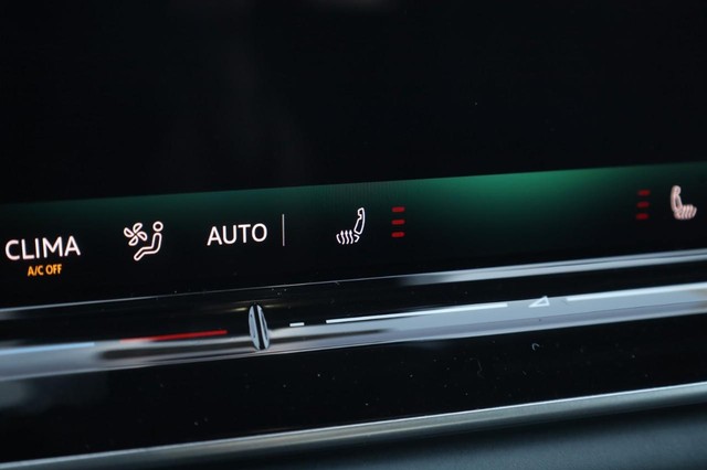 Volkswagen Tiguan Vehicle Image 17