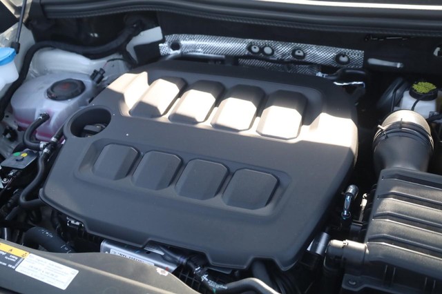 Volkswagen Tiguan Vehicle Image 24