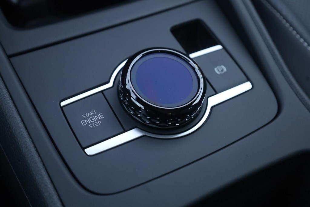 Volkswagen Tiguan Vehicle Full-screen Gallery Image 18