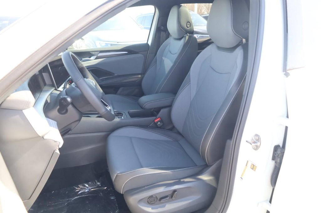 Volkswagen Tiguan Vehicle Full-screen Gallery Image 19