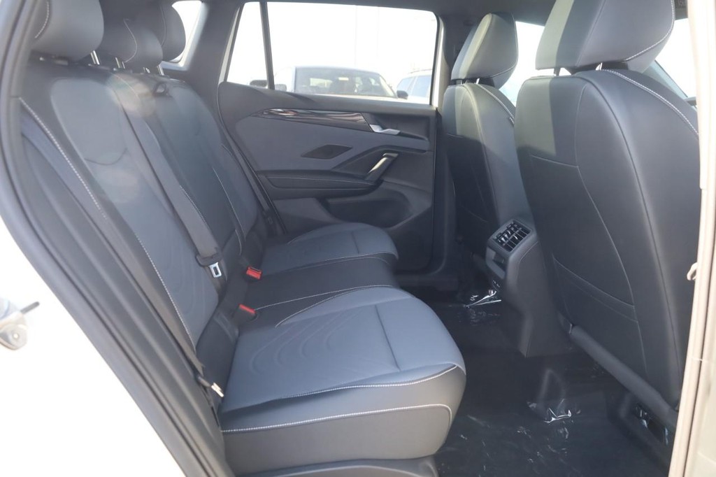 Volkswagen Tiguan Vehicle Full-screen Gallery Image 21