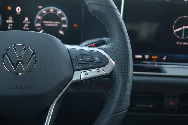 Volkswagen Tiguan Vehicle Image 09