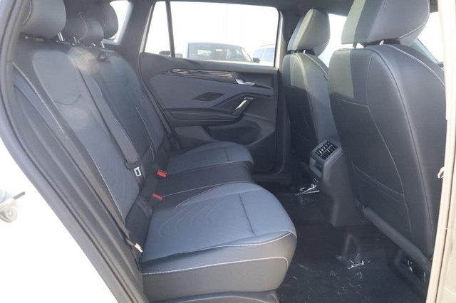 Volkswagen Tiguan Vehicle Image 21