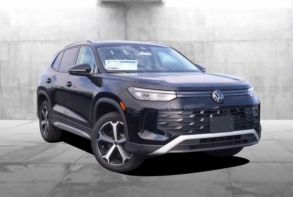 Volkswagen Tiguan Vehicle Full-screen Gallery Image 2