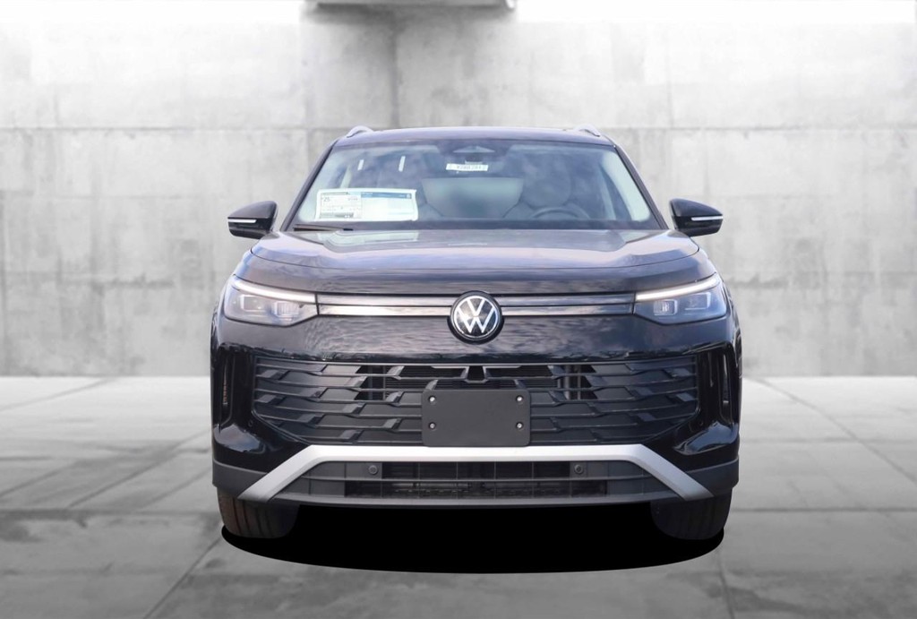 Volkswagen Tiguan Vehicle Full-screen Gallery Image 4