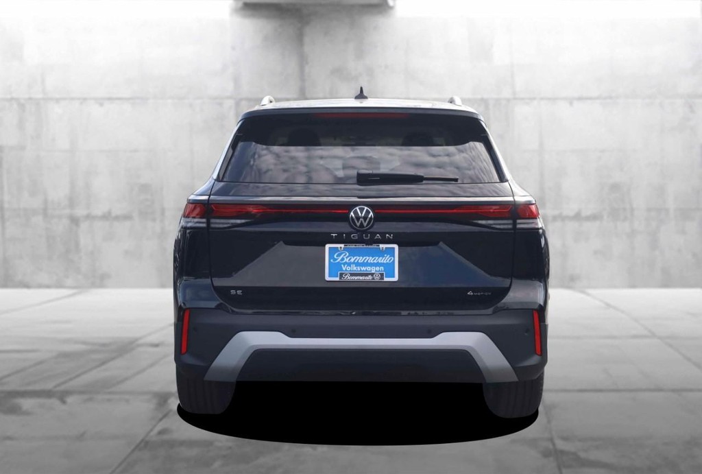 Volkswagen Tiguan Vehicle Full-screen Gallery Image 6