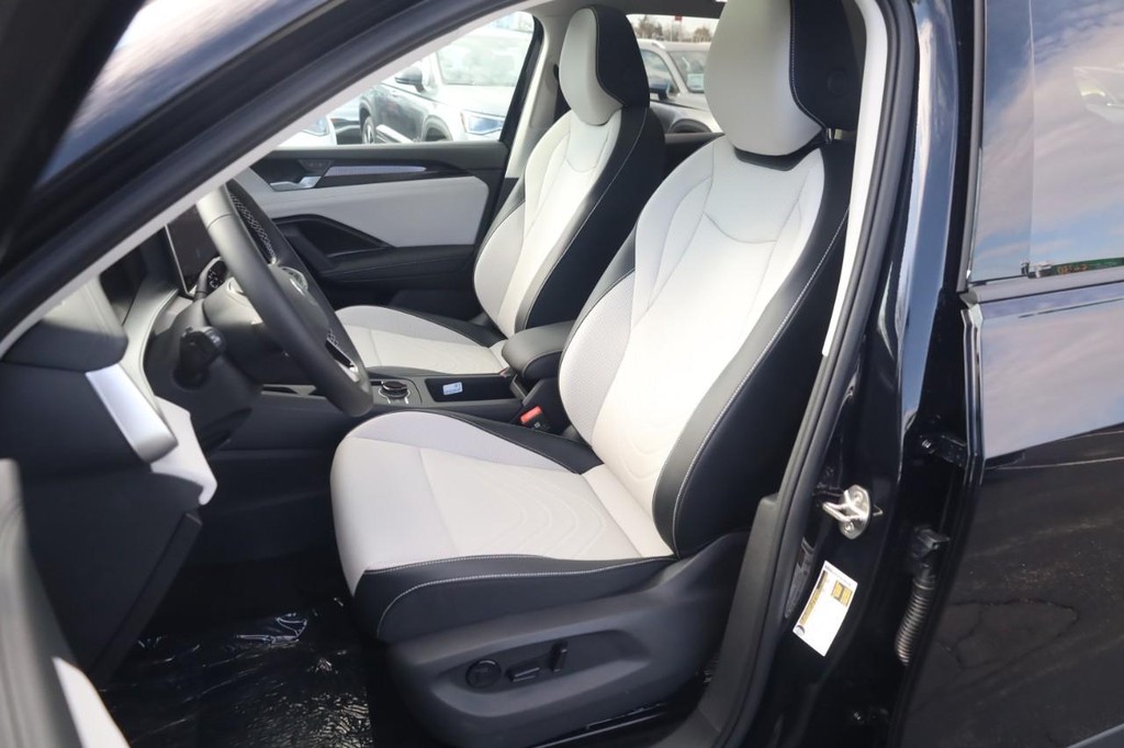 Volkswagen Tiguan Vehicle Full-screen Gallery Image 19