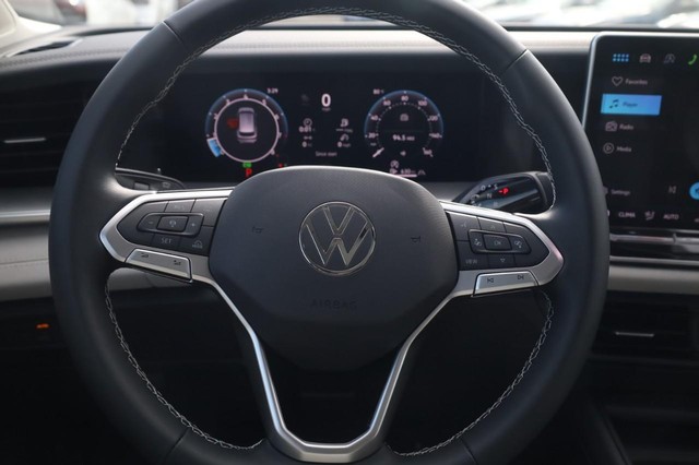 Volkswagen Tiguan Vehicle Image 08