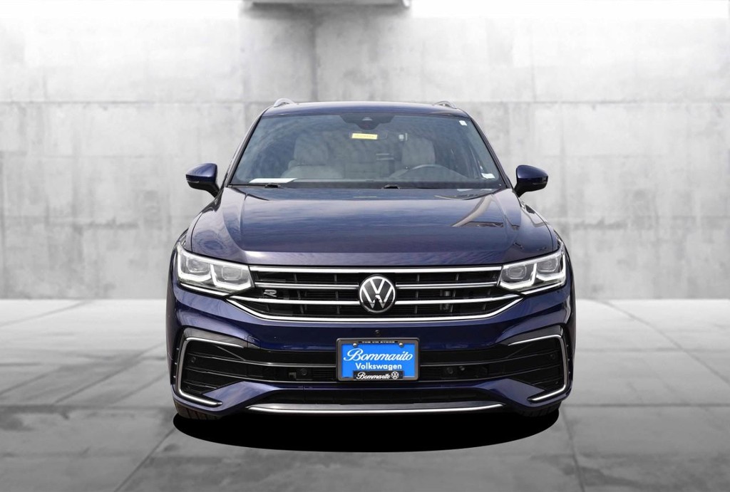 Volkswagen Tiguan Vehicle Full-screen Gallery Image 4