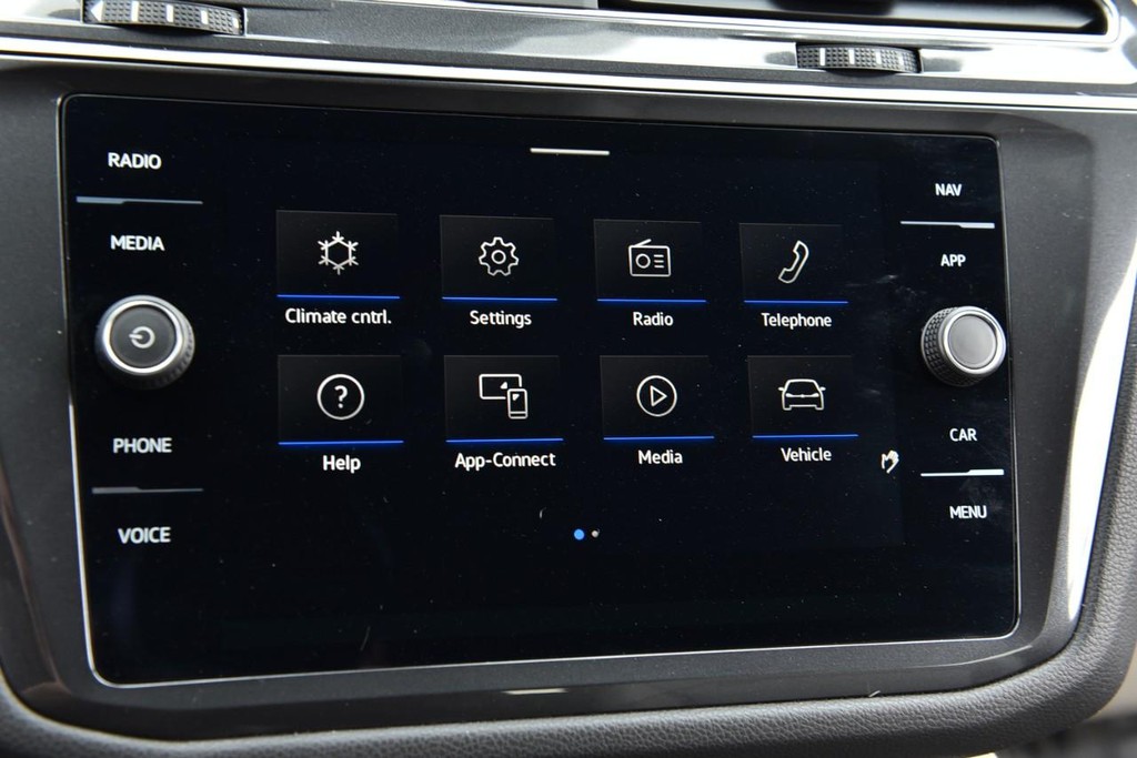 Volkswagen Tiguan Vehicle Full-screen Gallery Image 15