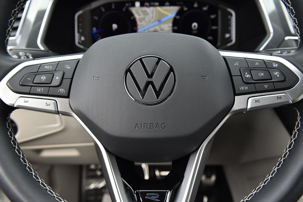 Volkswagen Tiguan Vehicle Full-screen Gallery Image 21