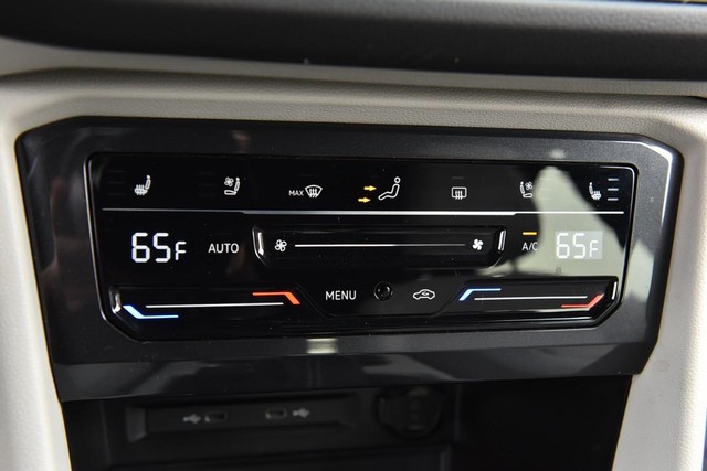 Volkswagen Tiguan Vehicle Image 16