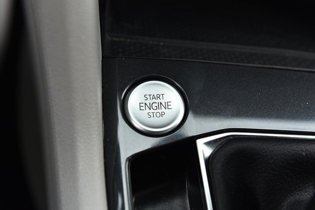 Volkswagen Tiguan Vehicle Image 18