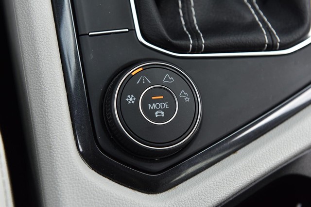 Volkswagen Tiguan Vehicle Image 19