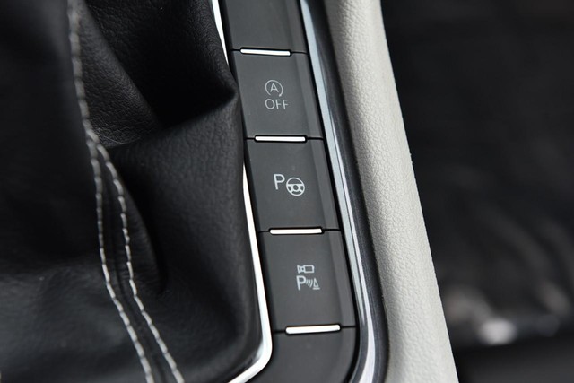 Volkswagen Tiguan Vehicle Image 20