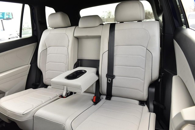 Volkswagen Tiguan Vehicle Image 25