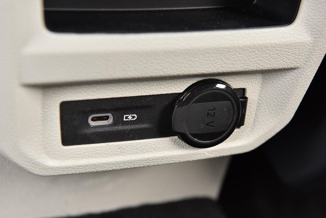 Volkswagen Tiguan Vehicle Image 27