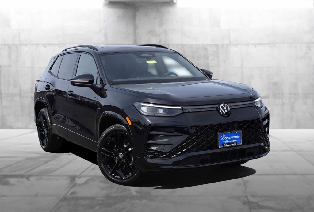 Volkswagen Tiguan Vehicle Full-screen Gallery Image 2