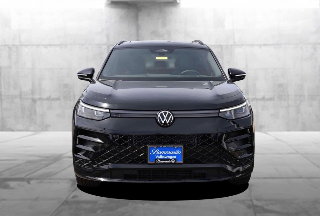 Volkswagen Tiguan Vehicle Full-screen Gallery Image 4