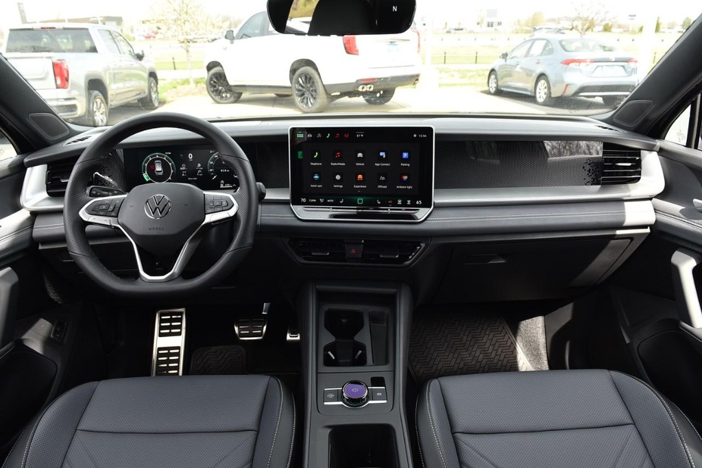 Volkswagen Tiguan Vehicle Full-screen Gallery Image 7