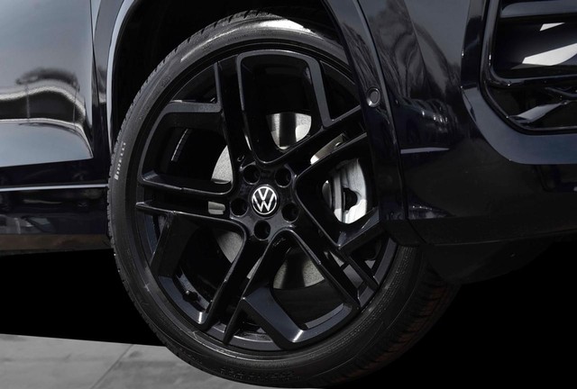 Volkswagen Tiguan Vehicle Image 03
