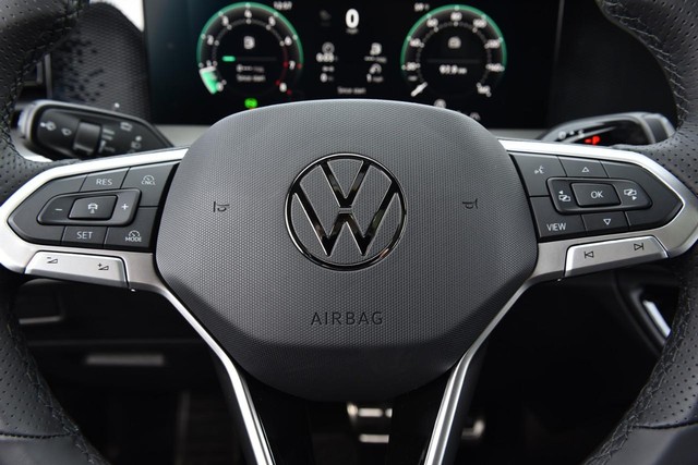Volkswagen Tiguan Vehicle Image 18