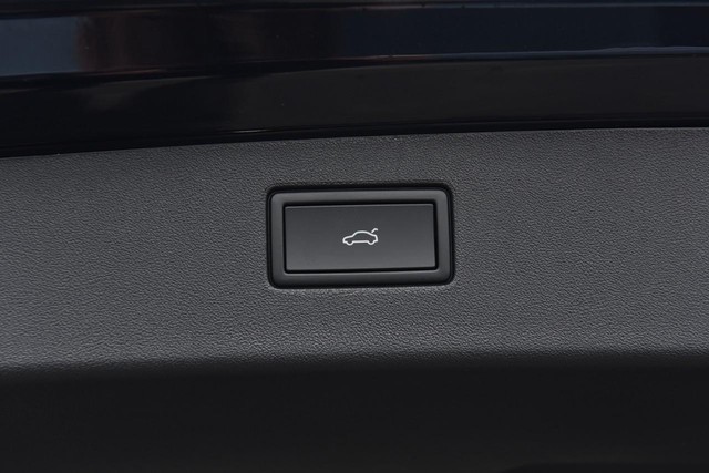 Volkswagen Tiguan Vehicle Image 26