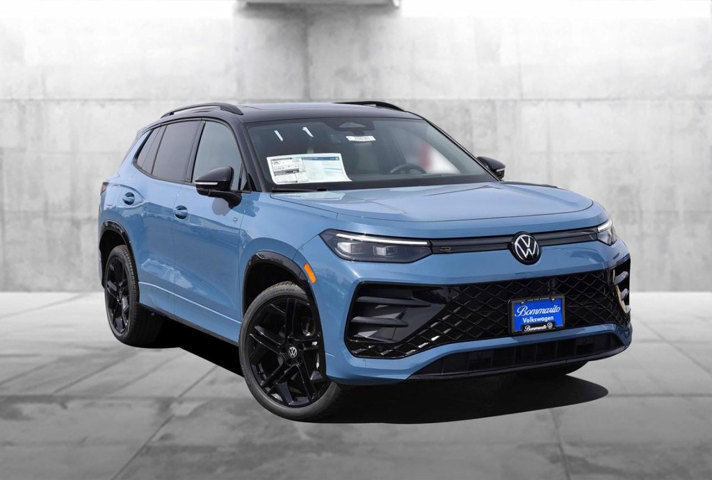 Volkswagen Tiguan Vehicle Full-screen Gallery Image 2