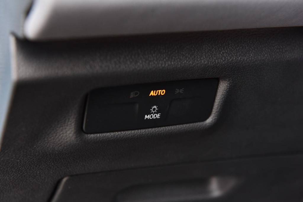 Volkswagen Tiguan Vehicle Full-screen Gallery Image 11