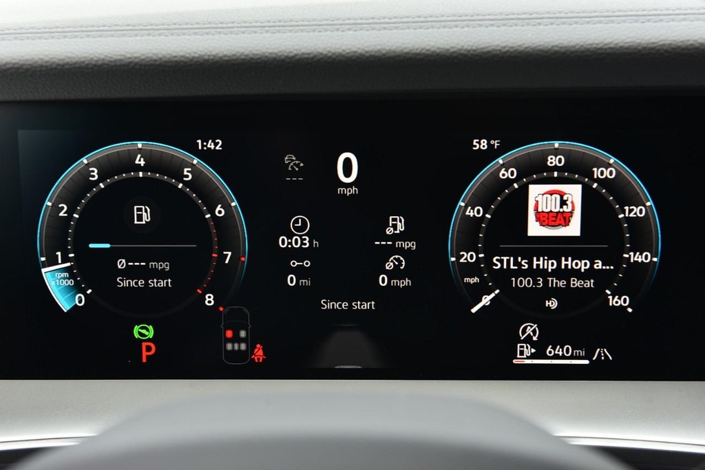 Volkswagen Tiguan Vehicle Full-screen Gallery Image 12