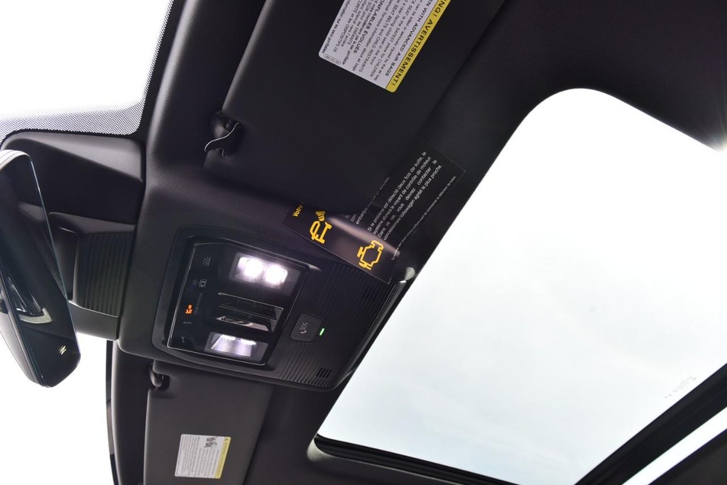 Volkswagen Tiguan Vehicle Full-screen Gallery Image 21